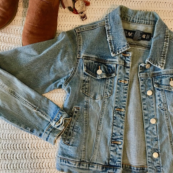 *SOLD* Vintage Jean Jacket - Picture 4 of 10